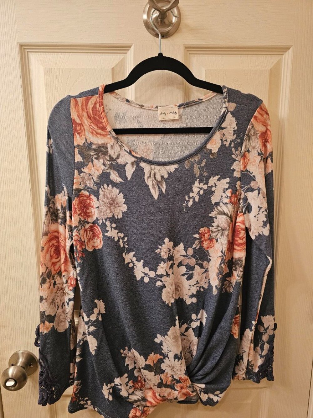 NWOT Lovely Melody Small Dusty Blue Long Sleeved Blouse w / Floral Detail